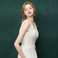 The Renaya Wedding Bridal Sleeveless Gown