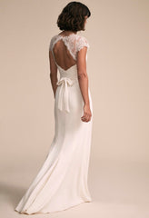 The Kansas Wedding Bridal Short Sleeve Gown