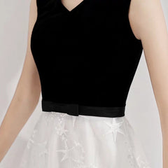 The Ixara Sleeveless White/Black Lace Gown