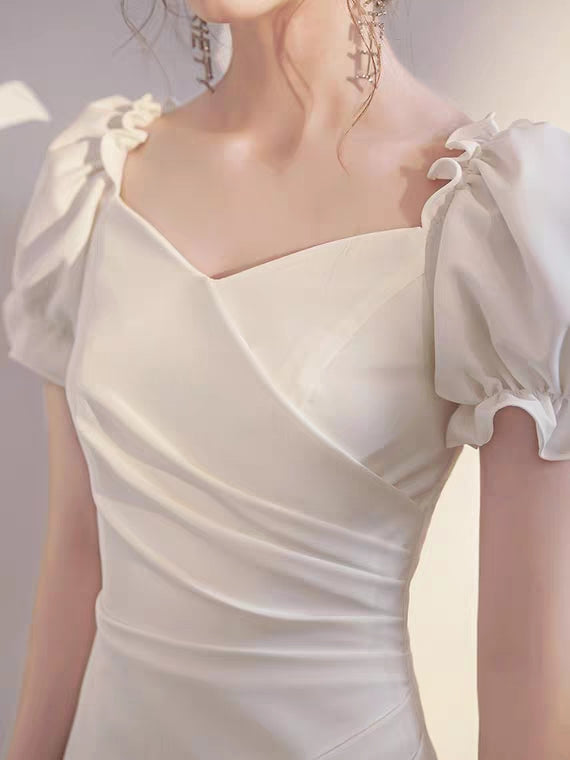 The Rhys Short Puffed Sleeves Dress