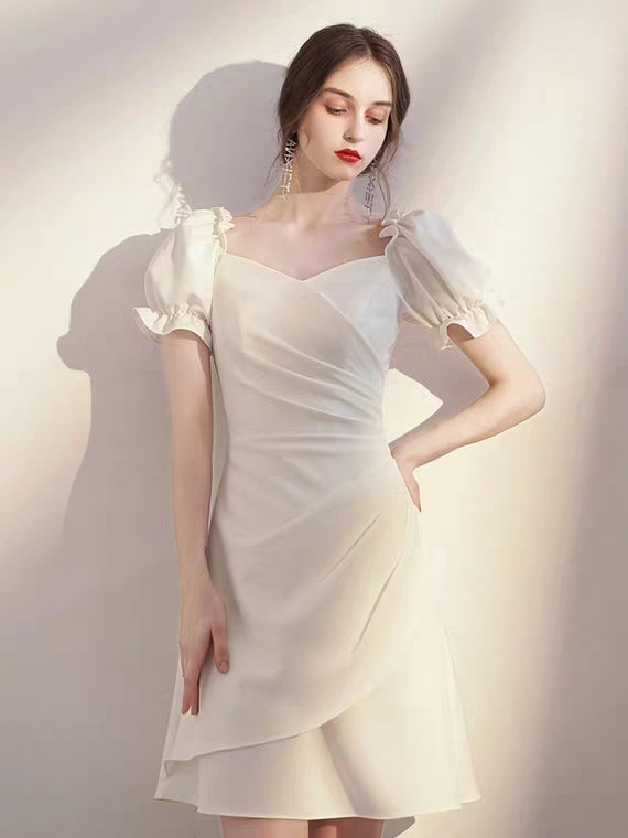 The Rhys Short Puffed Sleeves Dress