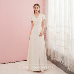 The Velda White / Red Short Sleeve Gown