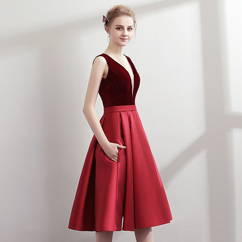 The Ladelle Red Sleeveless Short Gown