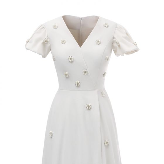 The Velda White / Red Short Sleeve Gown
