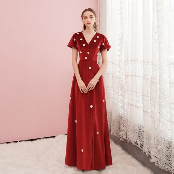 The Velda White / Red Short Sleeve Gown