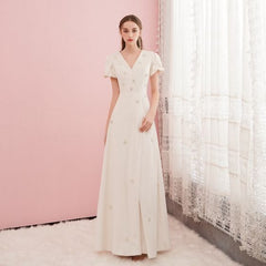 The Velda White / Red Short Sleeve Gown