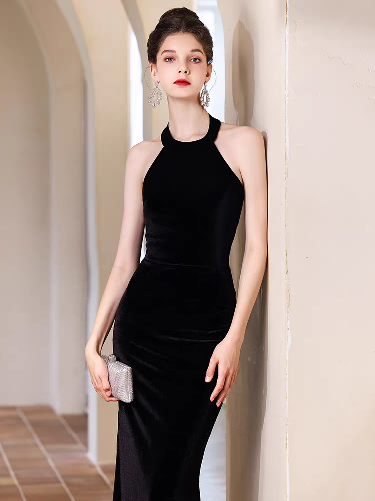 The Soa Evening Halter Black Mermaid Dress