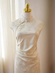 The Solerie Flare Sleeves Cheongsam Gown