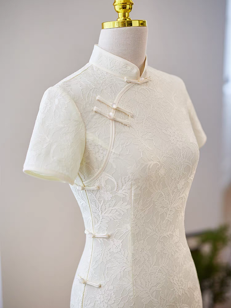 The Velora Sleeveless Cheongsam Gown
