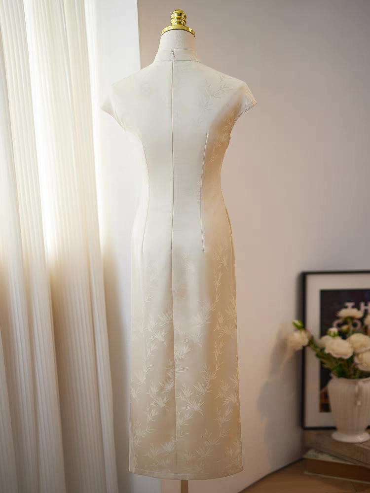 The Solerie Flare Sleeves Cheongsam Gown