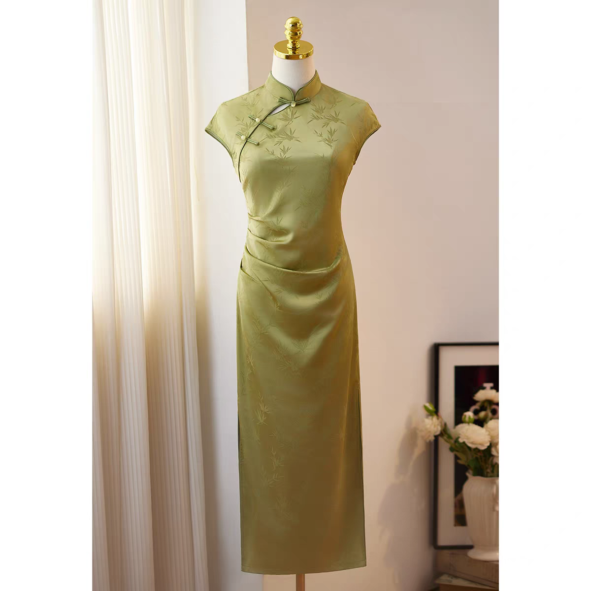 The Solerie Flare Sleeves Cheongsam Gown