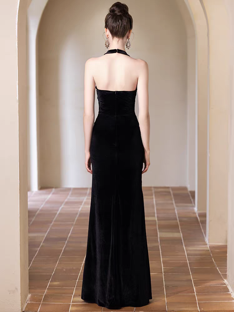 The Soa Evening Halter Black Mermaid Dress